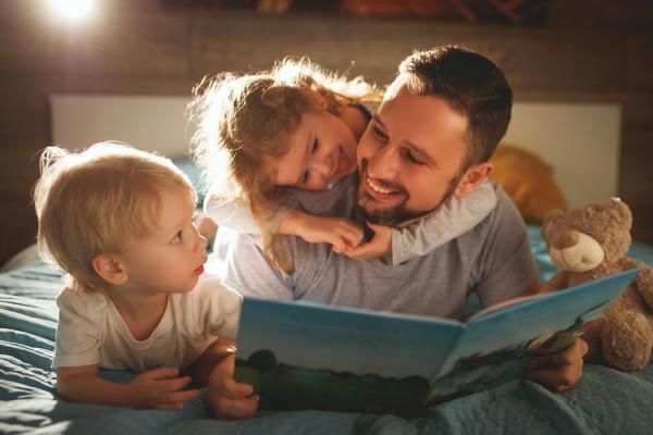 Co kupić na Dzień Ojca - jaki prezent dla miłośnika czytania?