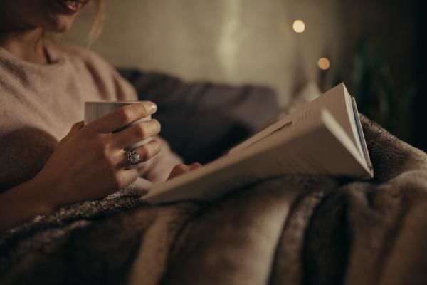 Jesienno-zimowe comfort books - co czytać? 5 ebooków, które poprawią Ci nastrój