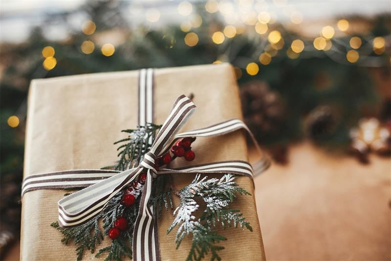 Prezentownik dla specjalisty IT, czyli co kupić na prezent w 2025 roku.