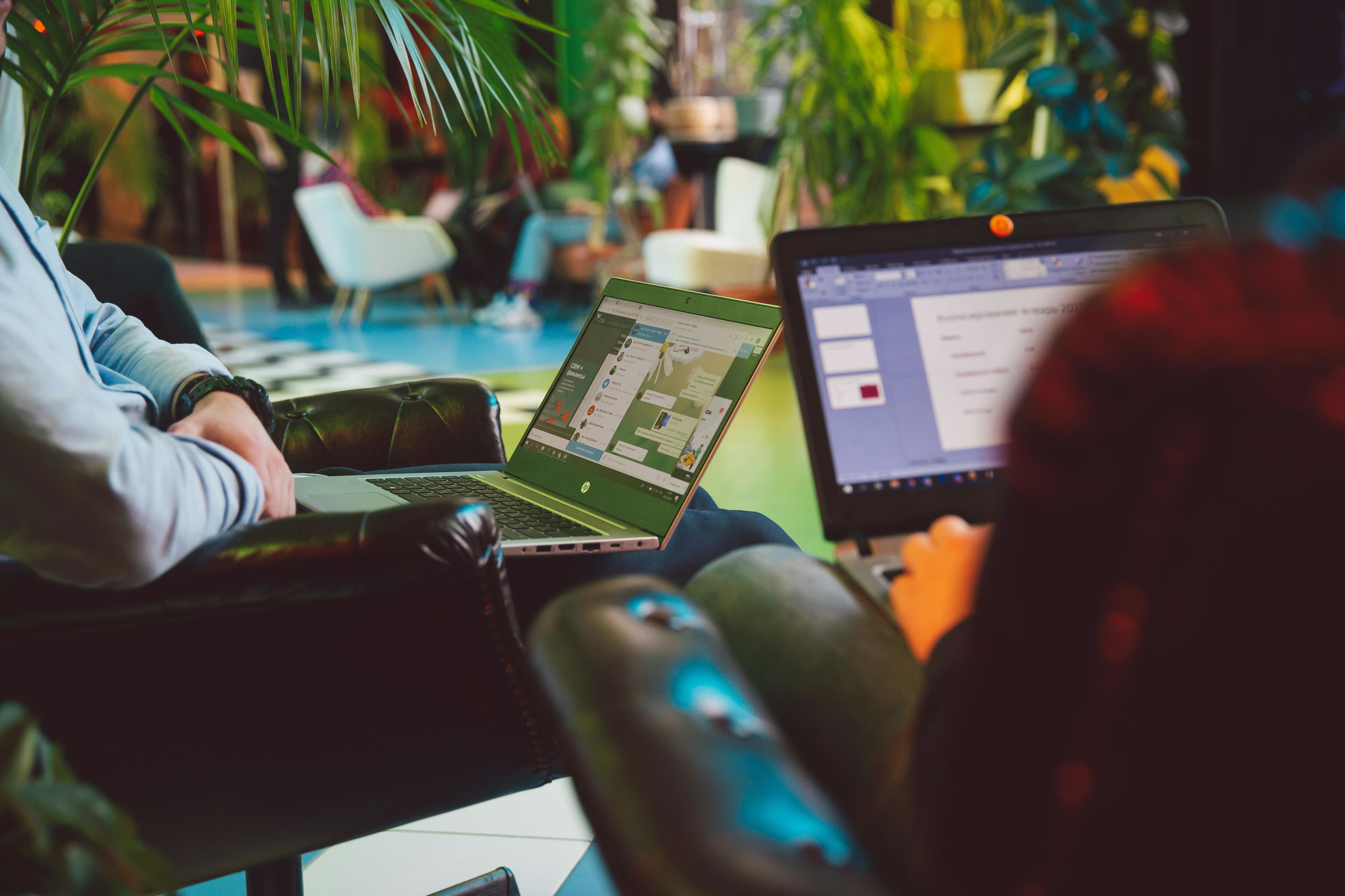 Freelancing z AI. Jak zacząć i odnieść sukces w pracy na własnych zasadach.